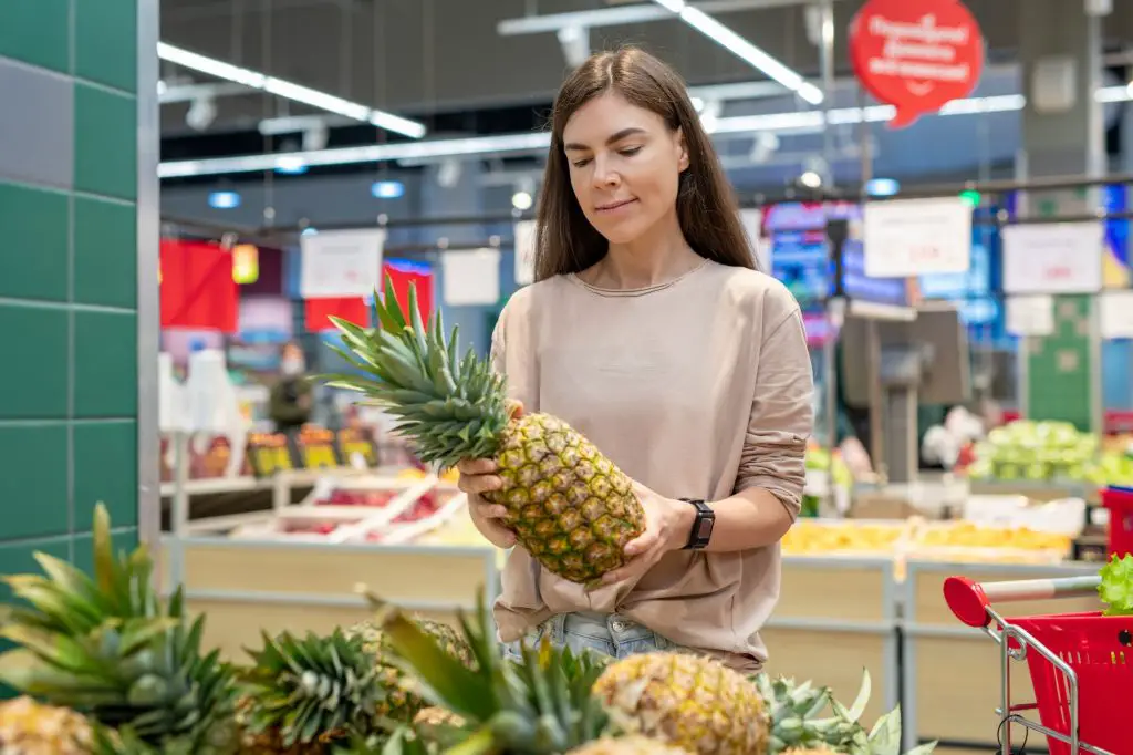 Is Eating Pineapple Good For Cholesterol?