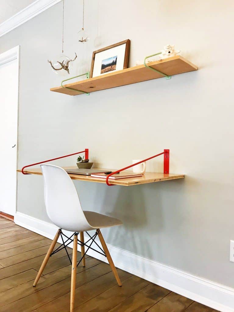 Floating Brackets Desk