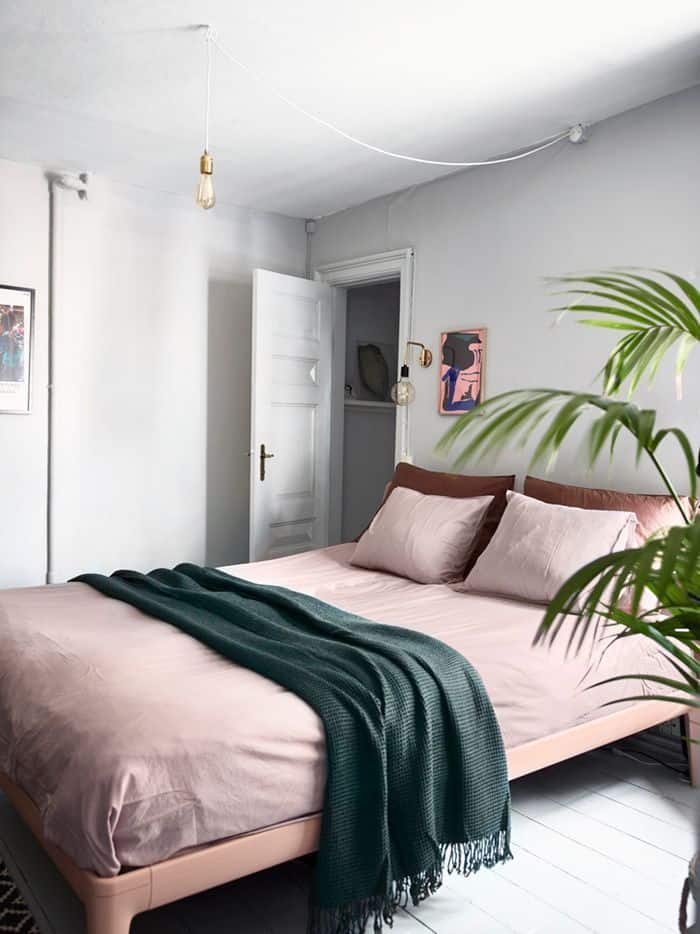 Modern Pink And Green Room