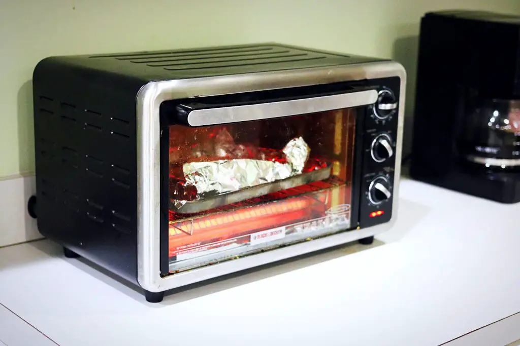 6 Materials You Can't Put In A Toaster Oven | UnAssaggio